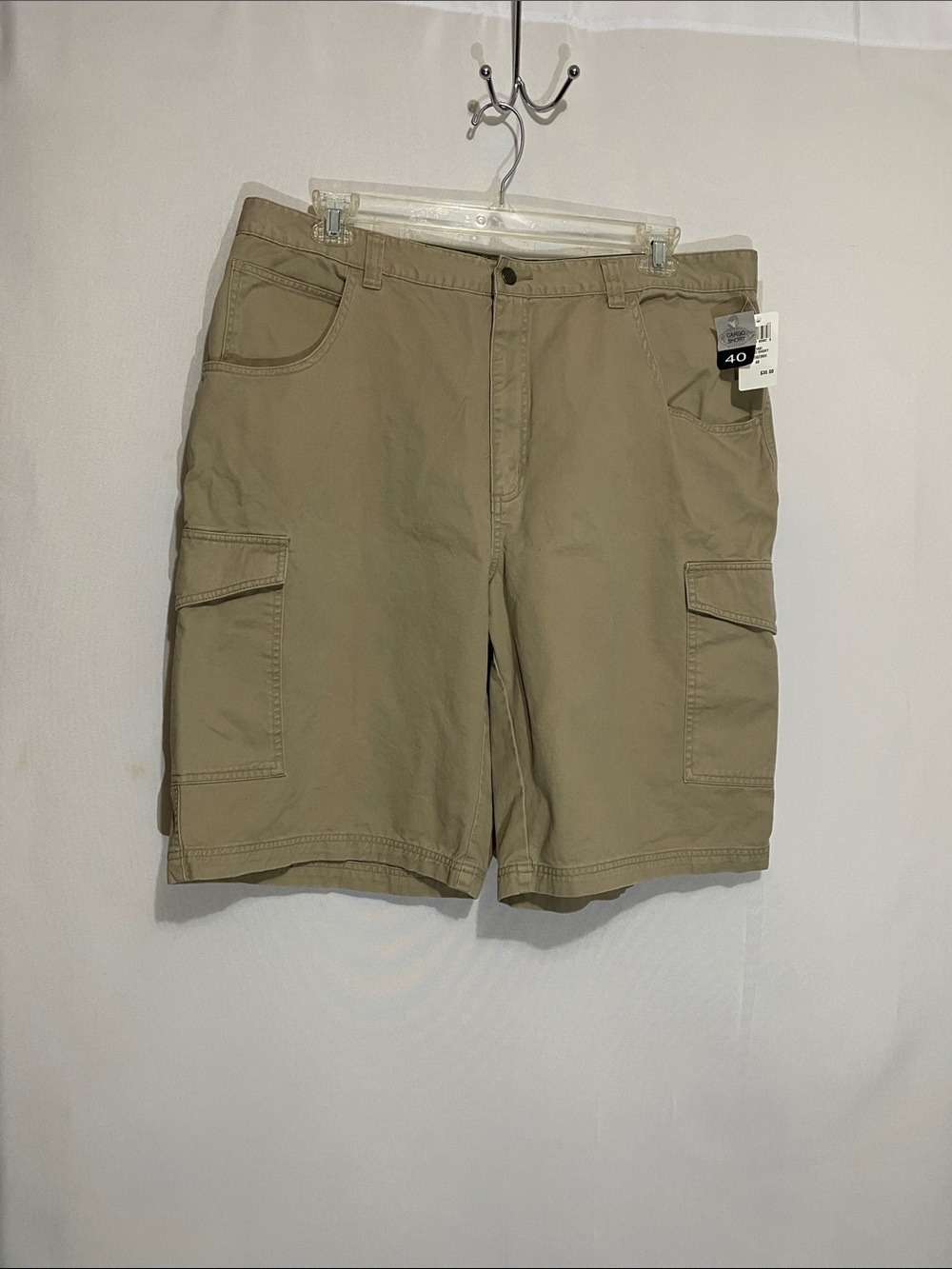 Vintage Footlocker Men's Cargo Shorts in Khaki - Classic Utility Style 38